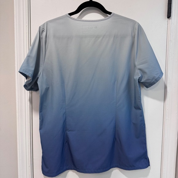 FIGS Technical Collection Scrub Top Ombre Blue Grey V Neck Short Sleeve Large - Picture 3 of 5